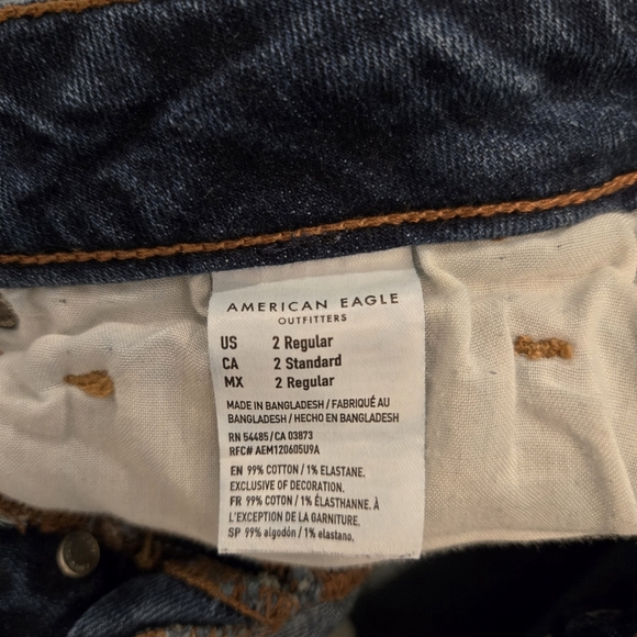 American Eagle Stretch Mid Rise Jeans Straight Leg Size 2 Short Four Button Fly - Picture 7 of 16